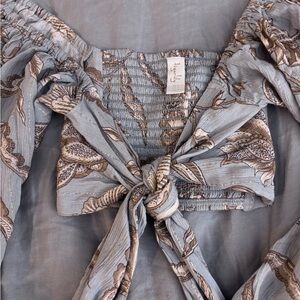 Tigerlily Blue and Brown Floral Tie-Front Blouse NWOT